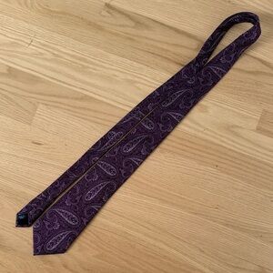 Club Room Men's Purple Paisley Tie - Classic 100% Silk